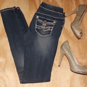 👑Host pick!👖Best in Jeans! Almost Famous Brand